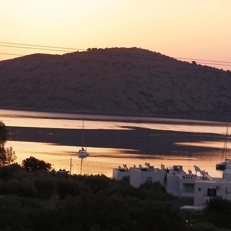 Rofos Residence Элунда Экстерьер фото